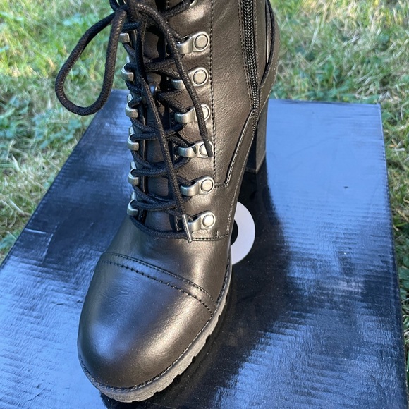 G by guess 8.5 new in box boots - Picture 7 of 7